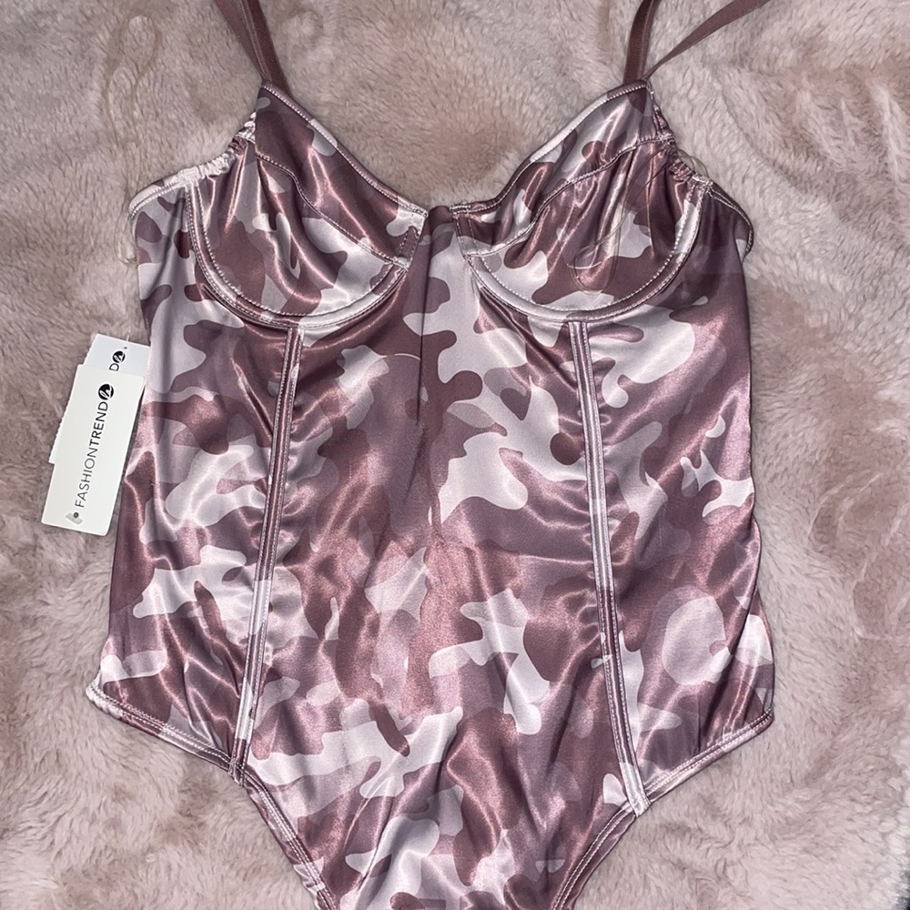 Camo body suit - Picture 3 of 3